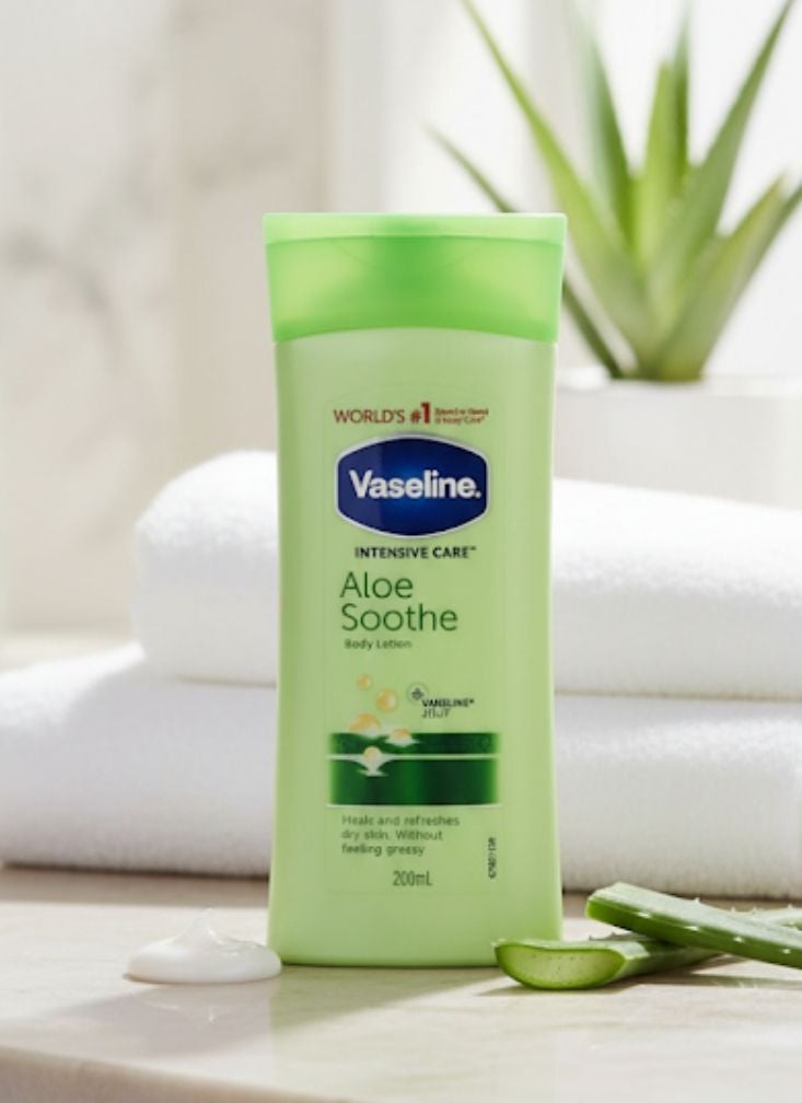 فازلين لوشن فازلين للعناية المركزة للجسم بخلاصة الصبار لترطيب منعش - Image 2